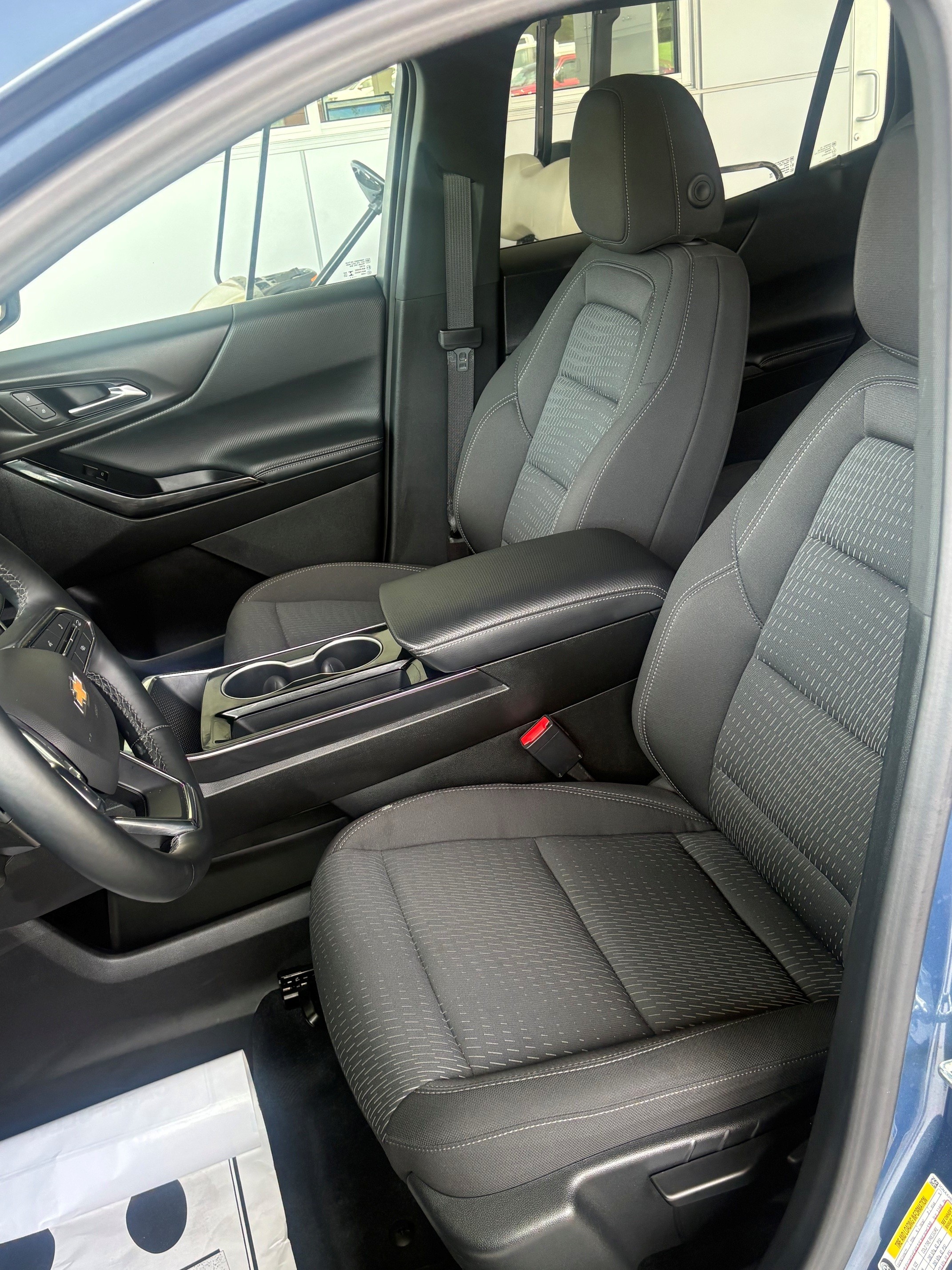 2025 Chevrolet Equinox LT - Photo 8