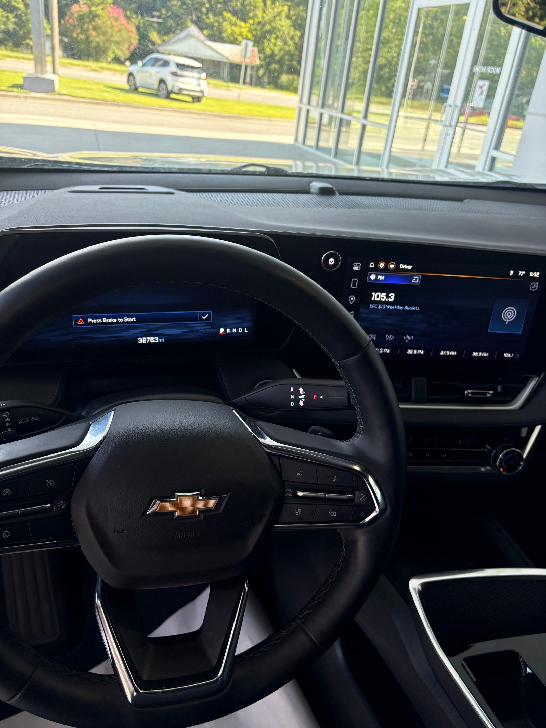2025 Chevrolet Equinox LT - Photo 13