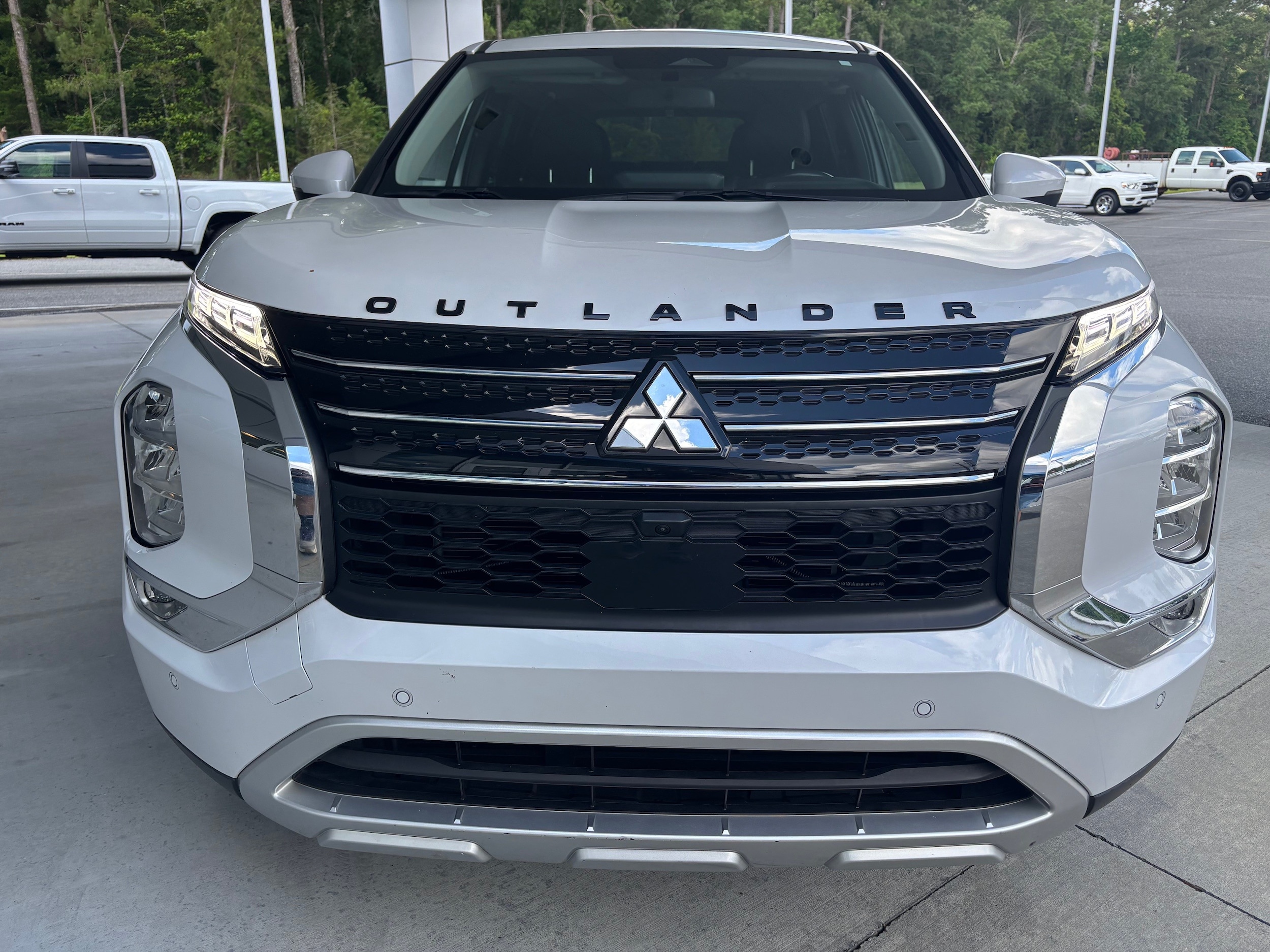 2023 Mitsubishi Outlander SE - Photo 8