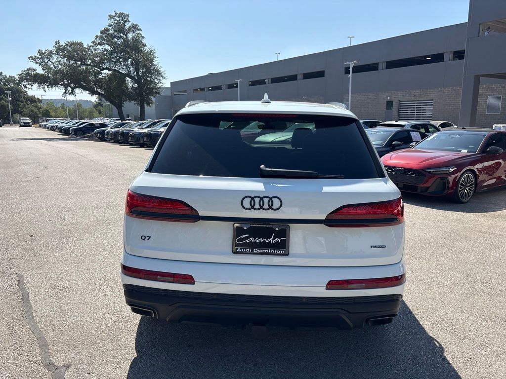 New 2026 Audi Q7 45 Premium SUV