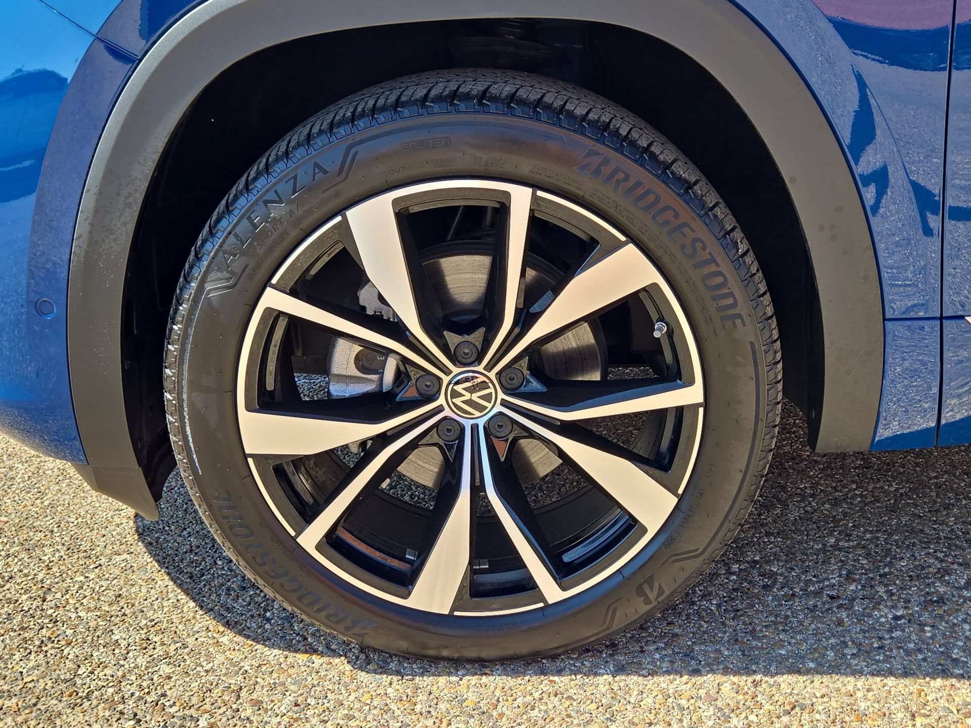 2026 Volkswagen Atlas Cross Sport SEL Premium R-LINE - Photo 11