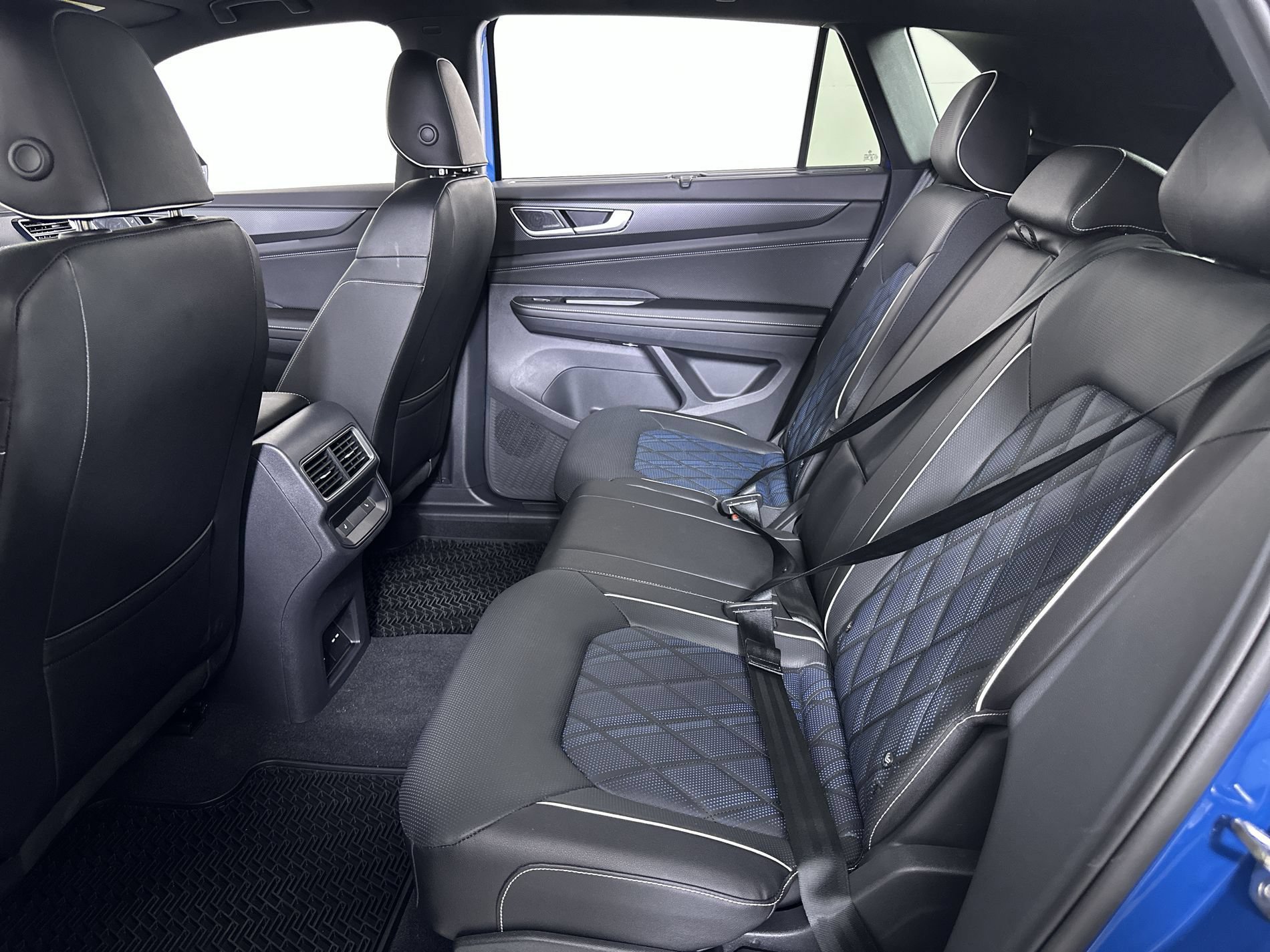 2026 Volkswagen Atlas Cross Sport SEL Premium R-LINE - Photo 26