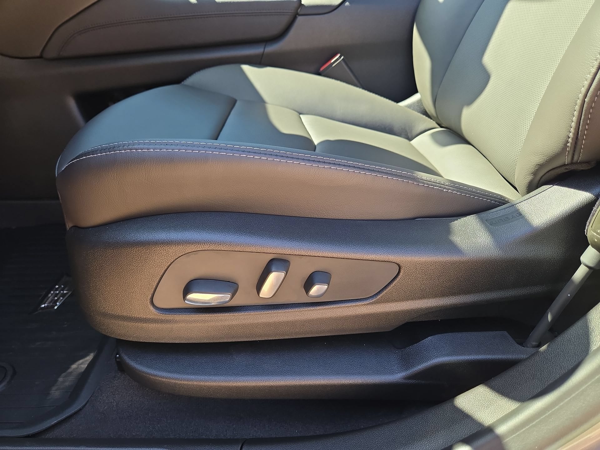 2026 Cadillac XT5 Premium Luxury - Photo 17