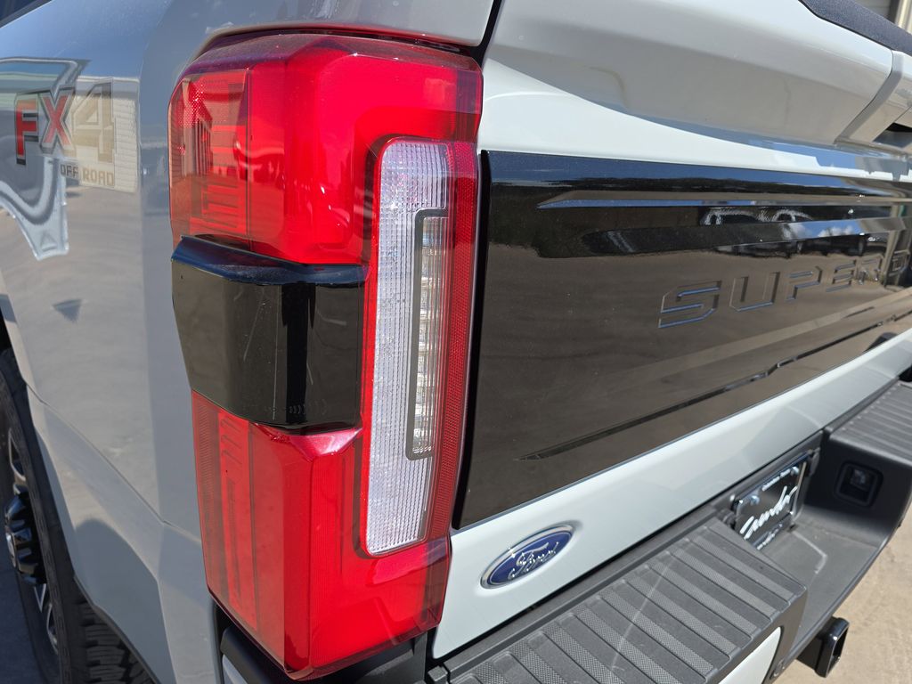 2026 Ford F-250 Super Duty Platinum - Photo 30