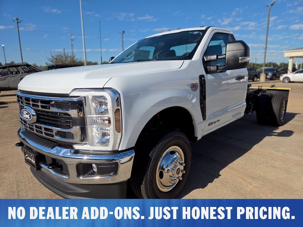 2027 Ford F-350 Super Duty Chassis Cab XL