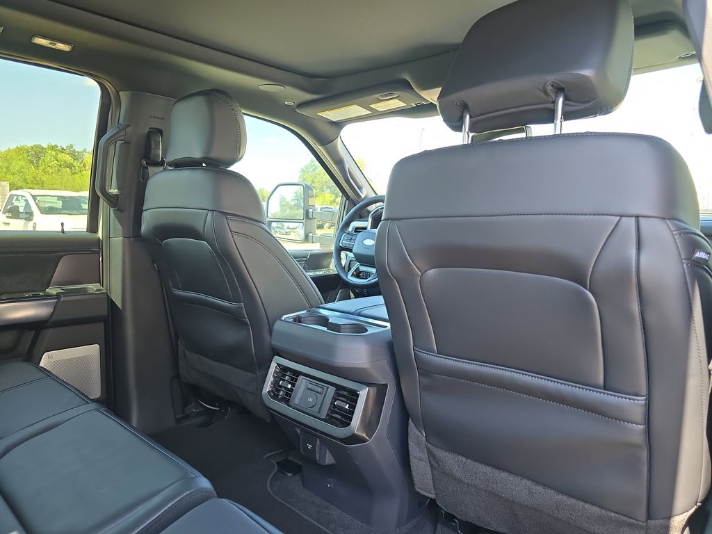 2026 Ford F-250 Super Duty Platinum - Photo 11