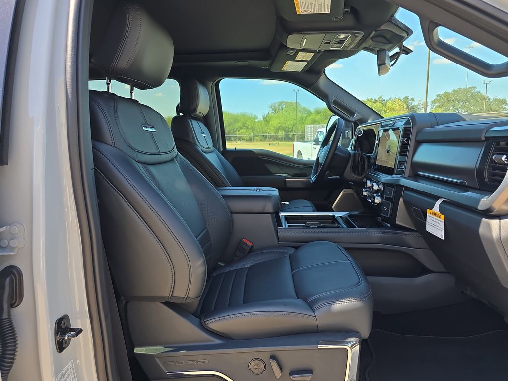 2026 Ford F-250 Super Duty Platinum - Photo 10