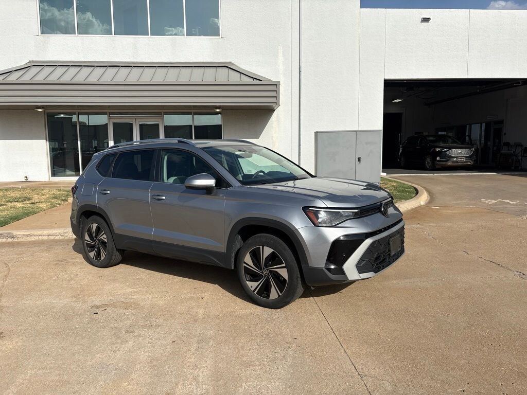 Used 2025 Volkswagen Taos 1.5T SE SUV