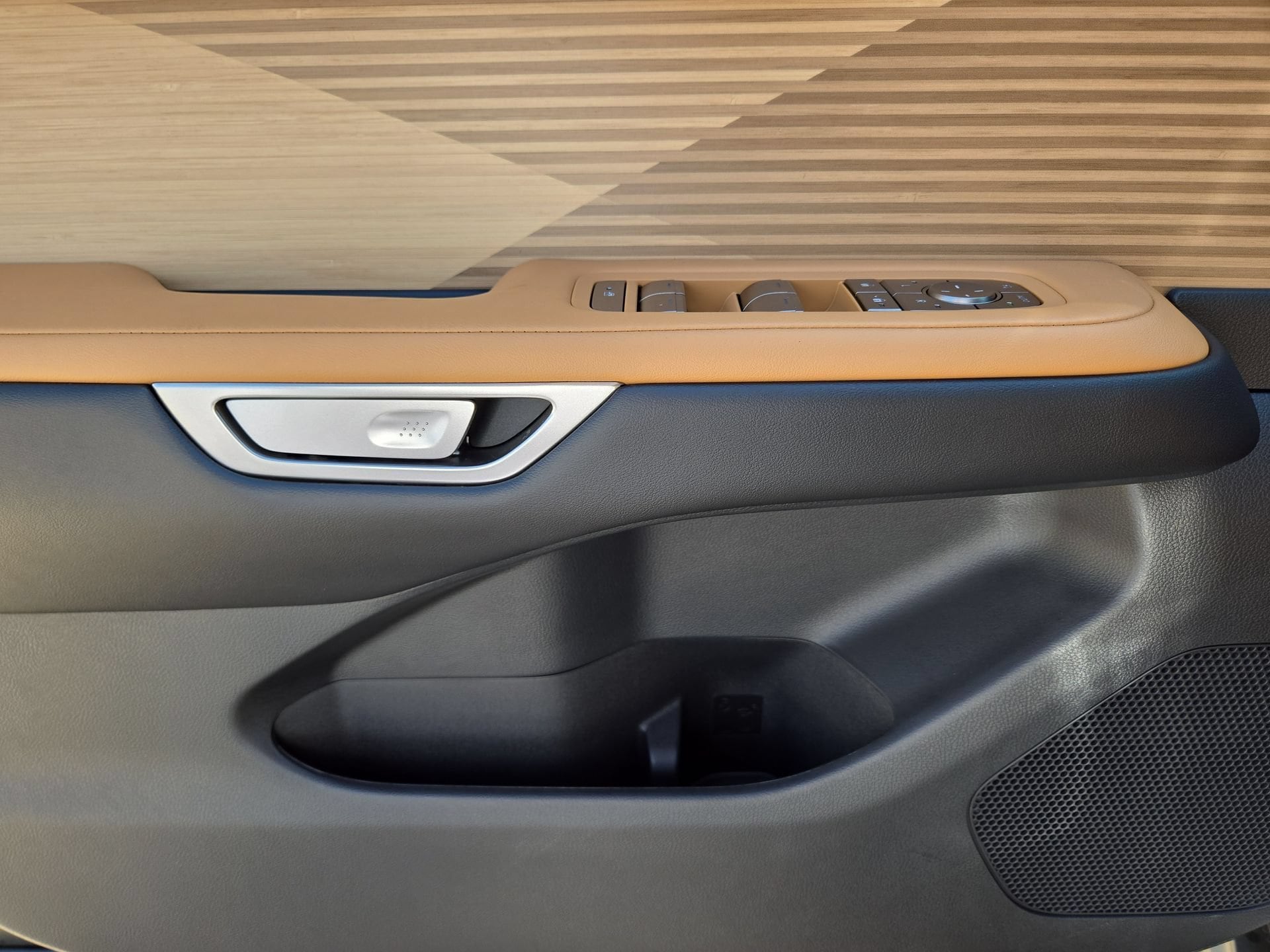 2026 Lexus ES BEV 350e Luxury - Photo 15