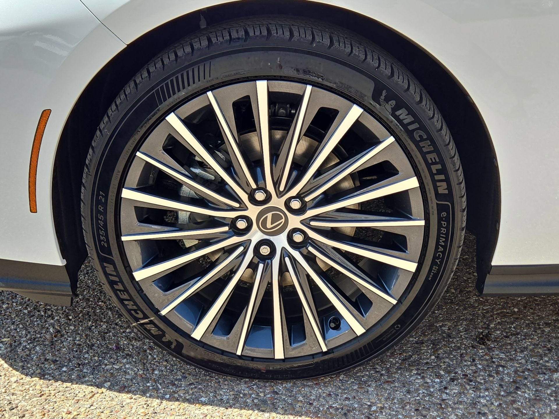 2026 Lexus ES BEV 350e Luxury - Photo 11