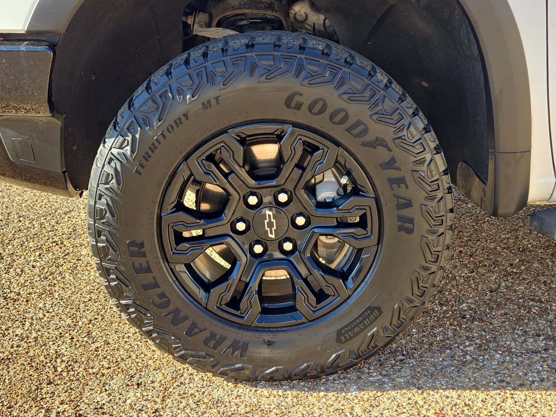 2023 Chevrolet Silverado 1500 ZR2 - Photo 11