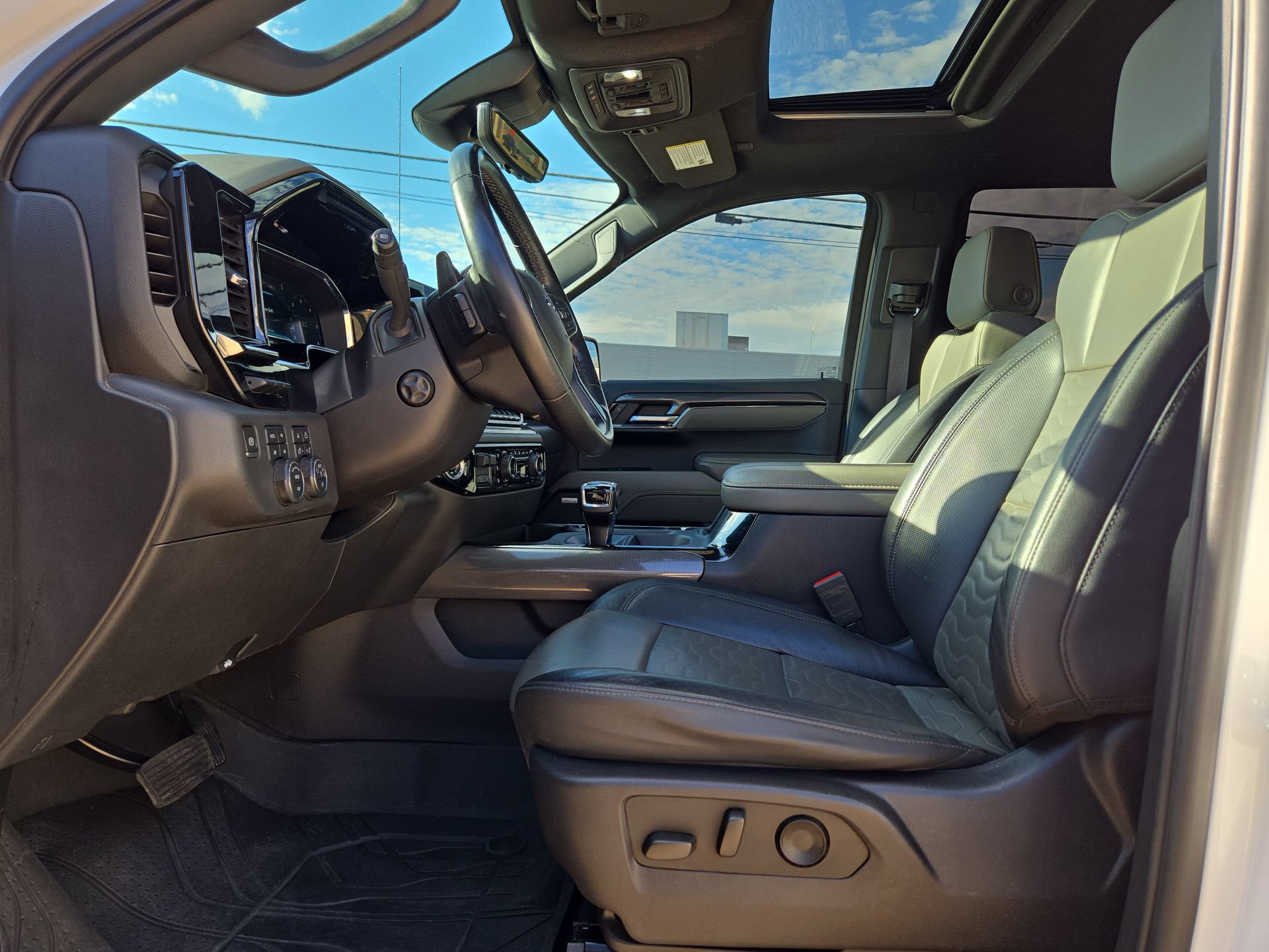 2023 Chevrolet Silverado 1500 ZR2 - Photo 16