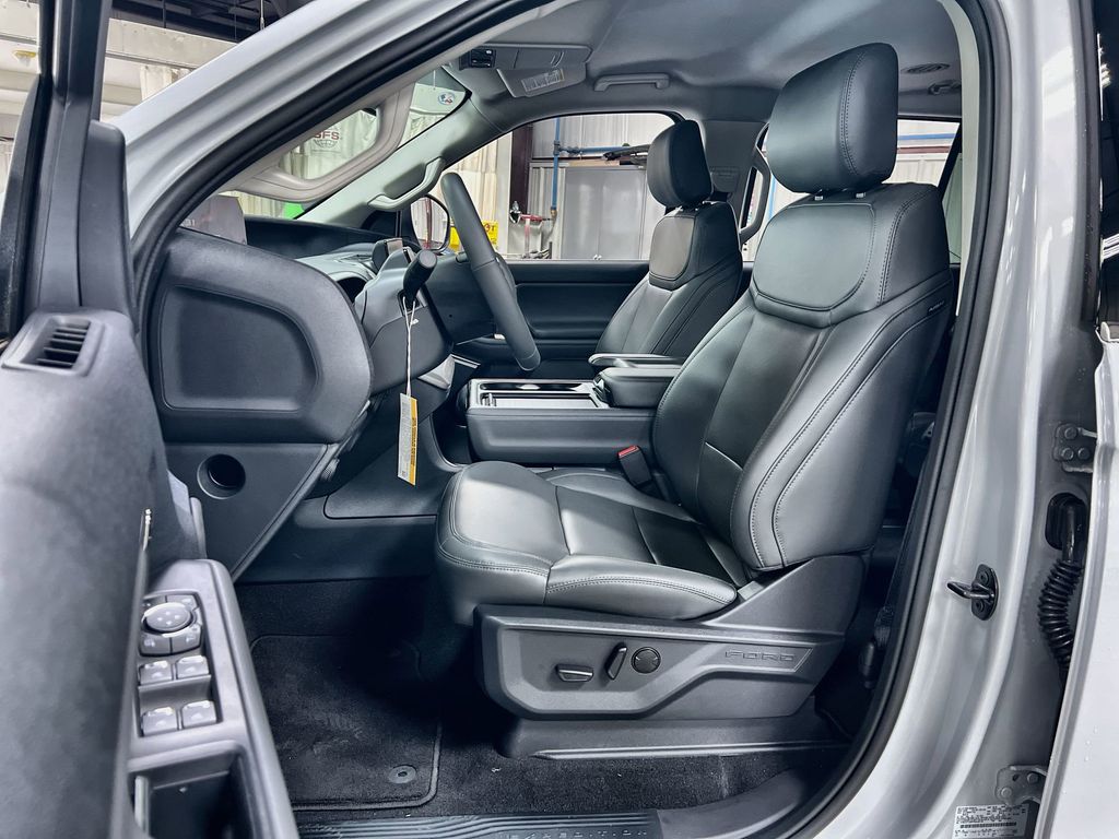 2026 Ford Expedition Active - Photo 13