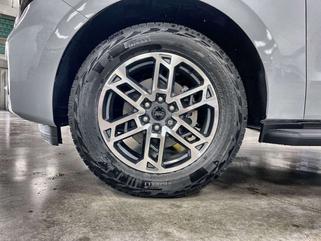 2026 Ford Expedition Active - Photo 12