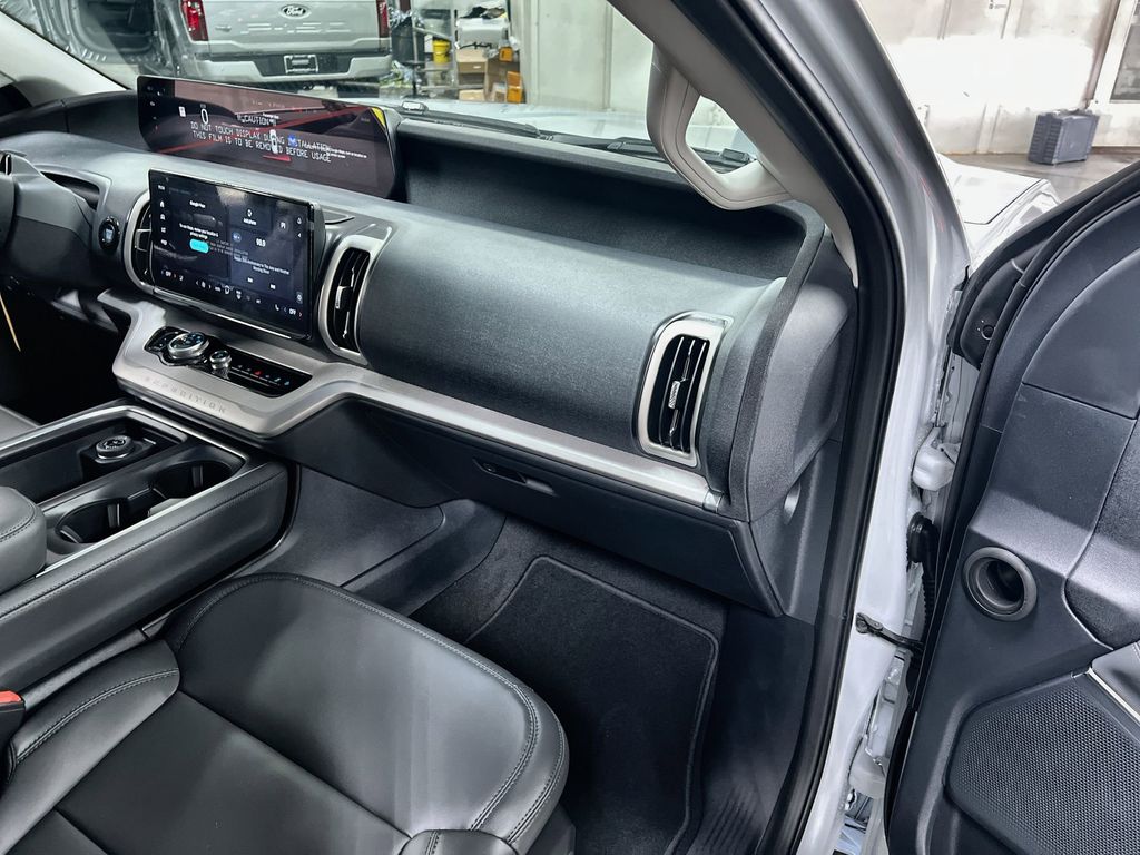 2026 Ford Expedition Active - Photo 31