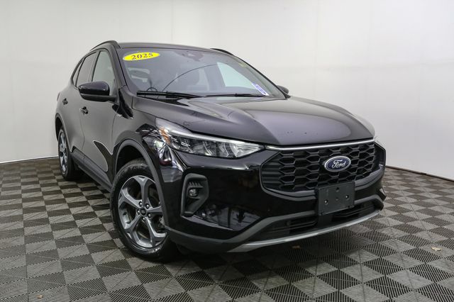 Used 2025 Ford Escape ST-Line Select SUV