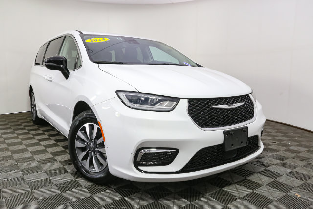 Used 2024 Chrysler Pacifica Hybrid Select Minivan/Van