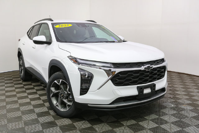 Used 2025 Chevrolet Trax LT SUV