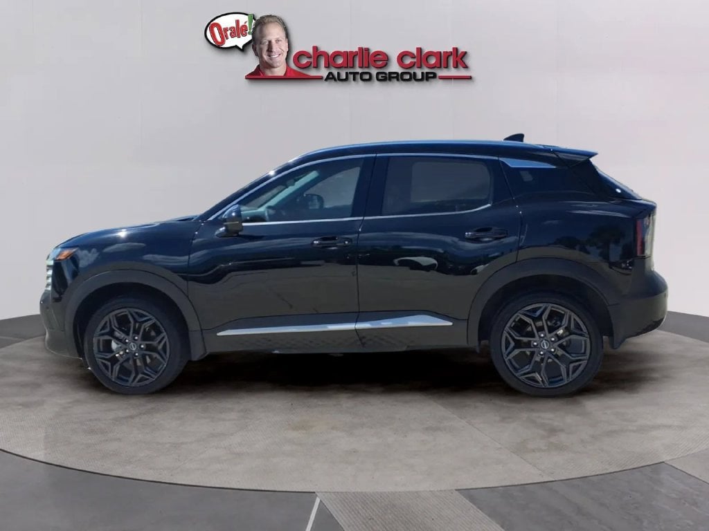 Used 2025 Nissan Kicks SR SUV
