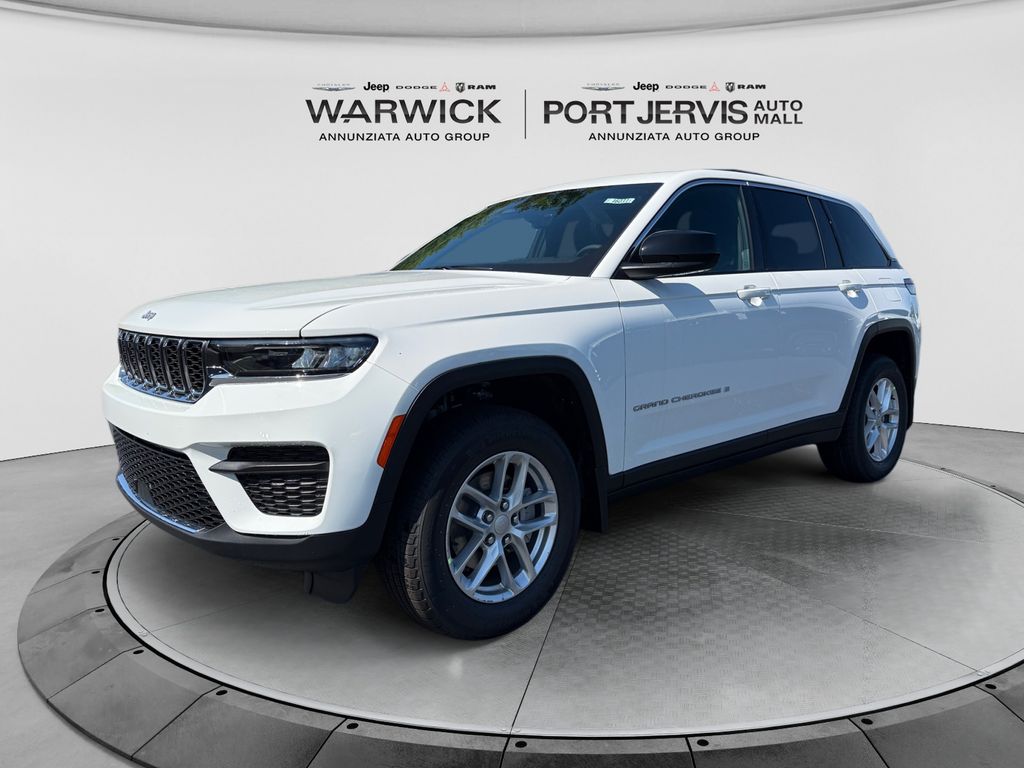 2026 Jeep Grand Cherokee Laredo