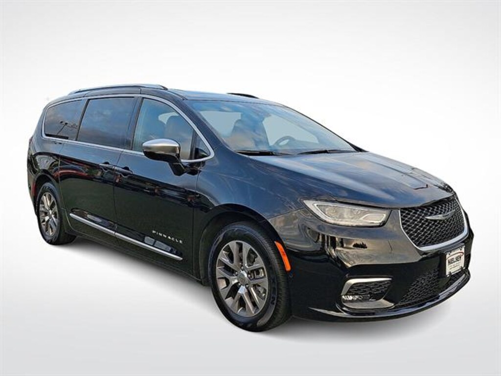 Used 2025 Chrysler Pacifica Pinnacle Van Passenger Van