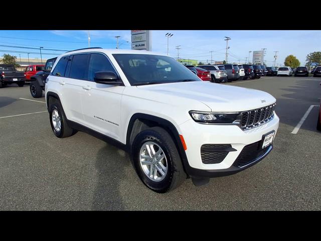 Used 2024 Jeep Grand Cherokee Laredo SUV