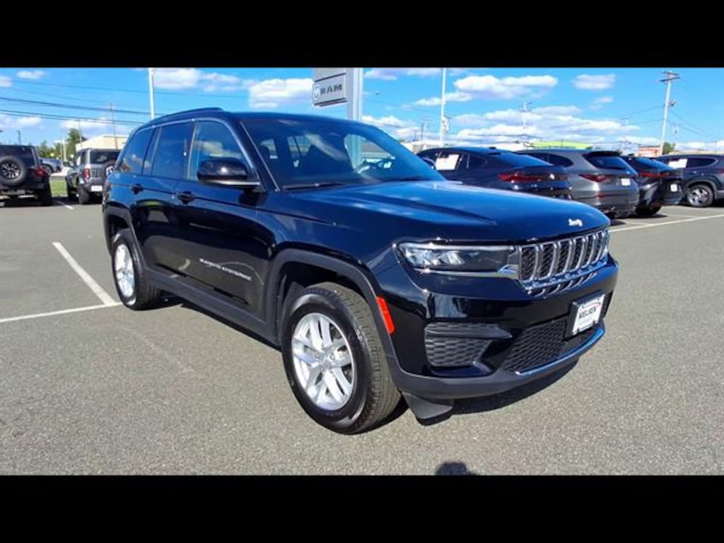 Used 2024 Jeep Grand Cherokee Laredo X SUV