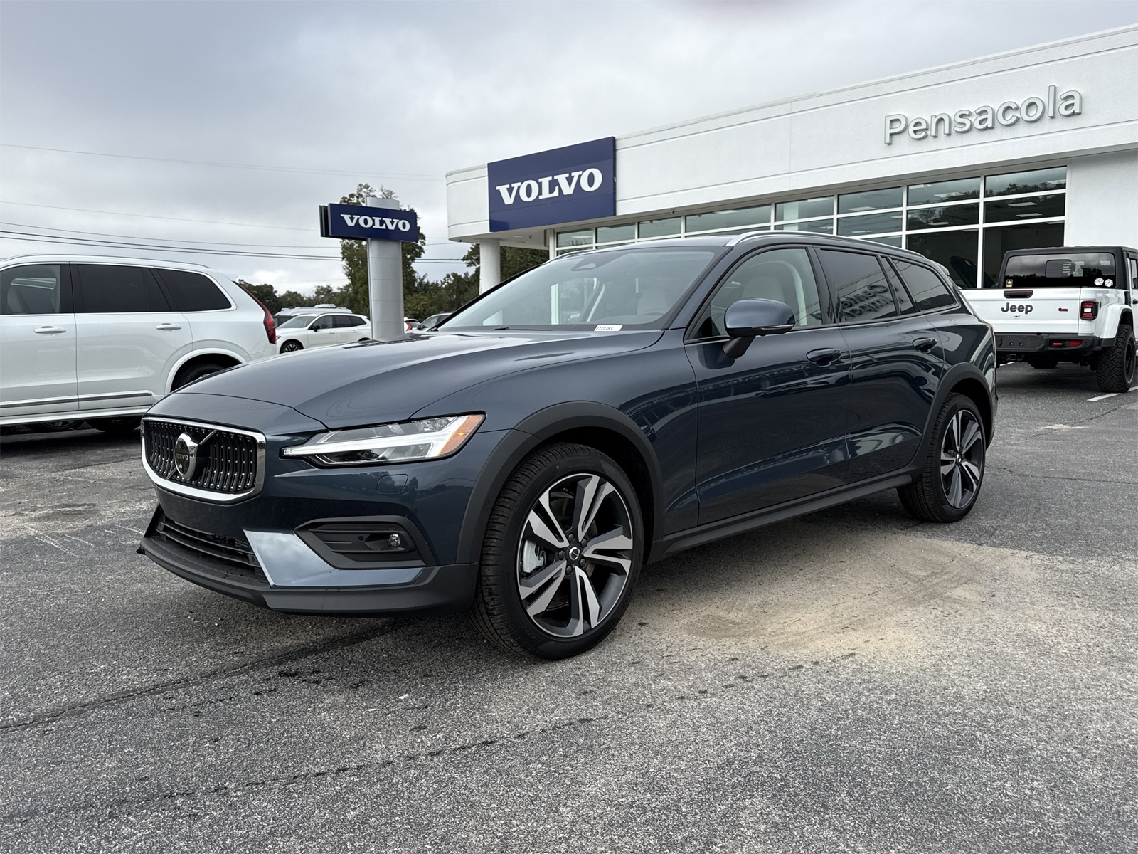 2026 Volvo V60 Cross Country B5 Plus Wagon V172163 New for sale in Pensacola, FL