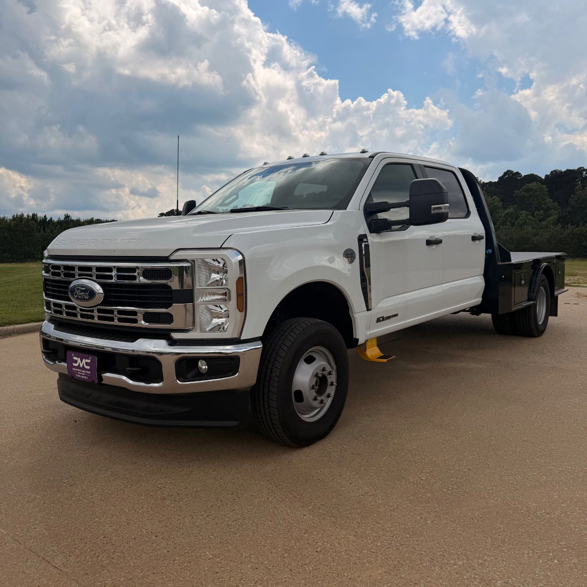2024 Ford Super Duty F-350 DRW TRUCK