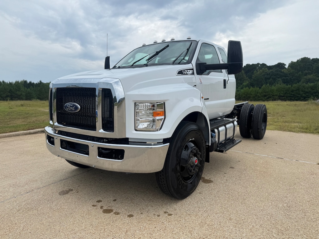 New 2024 Ford F-650-750 F-750 SD Diesel Straight Frame TRUCK