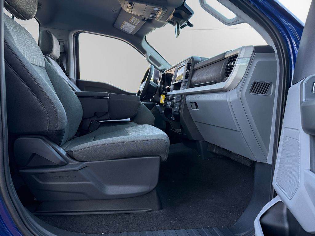 2026 Ford F-350 Super Duty XLT - Photo 14