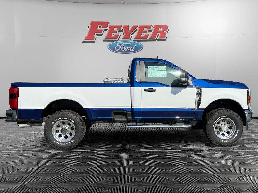 2026 Ford F-350 Super Duty XLT - Photo 6
