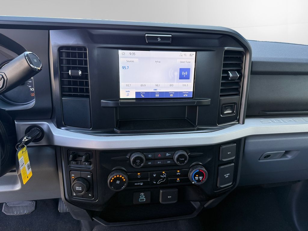 2026 Ford F-350 Super Duty XLT - Photo 11