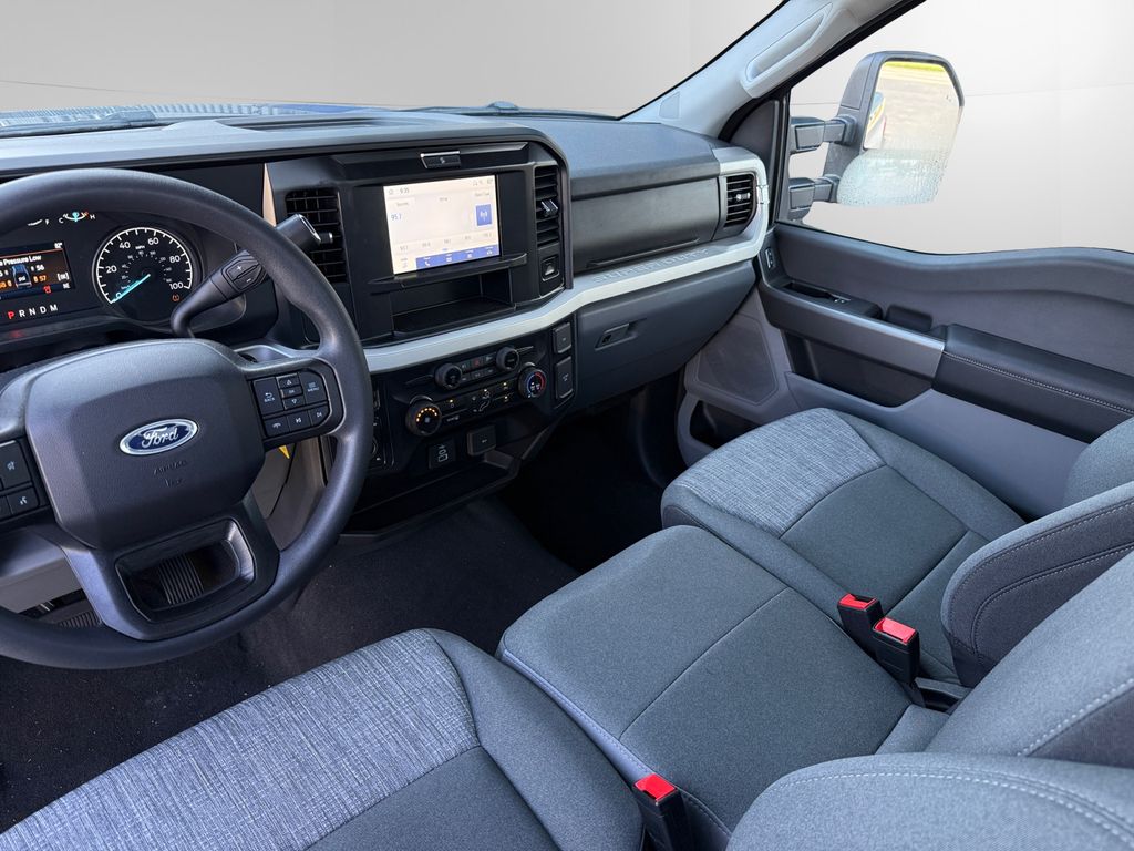 2026 Ford F-350 Super Duty XLT - Photo 10