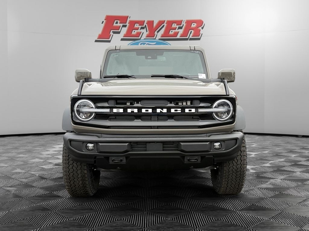 New 2025 Ford Bronco Outer Banks SUV
