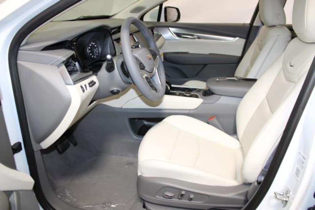 New 2026 CADILLAC XT5 Premium Luxury SUV