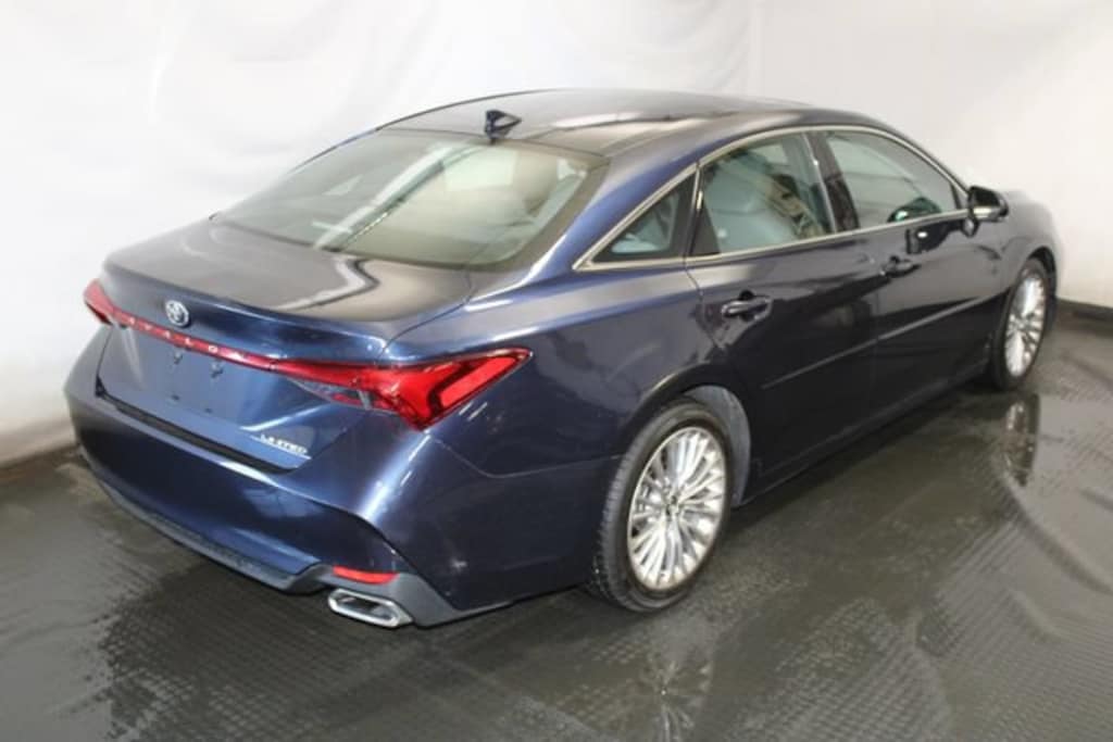 Used 2019 Toyota Avalon Limited Sedan