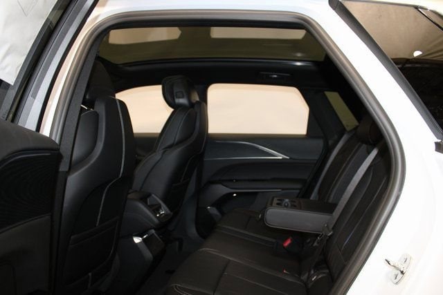 2026 Cadillac LYRIQ Luxury - Photo 6