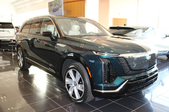 New 2027 CADILLAC VISTIQ Luxury SUV