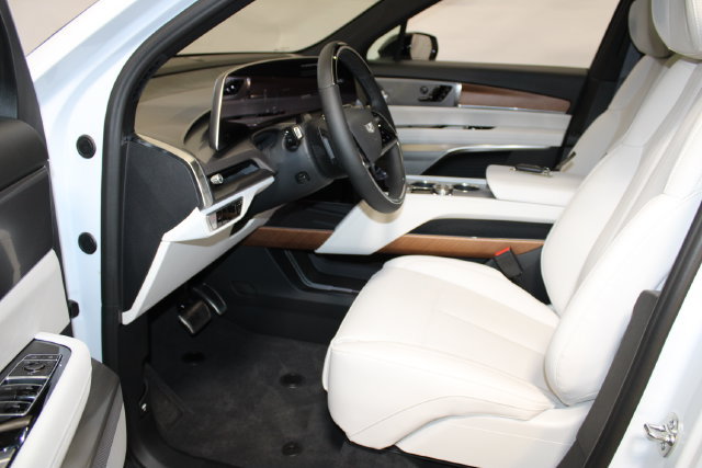 New 2027 CADILLAC VISTIQ Sport SUV
