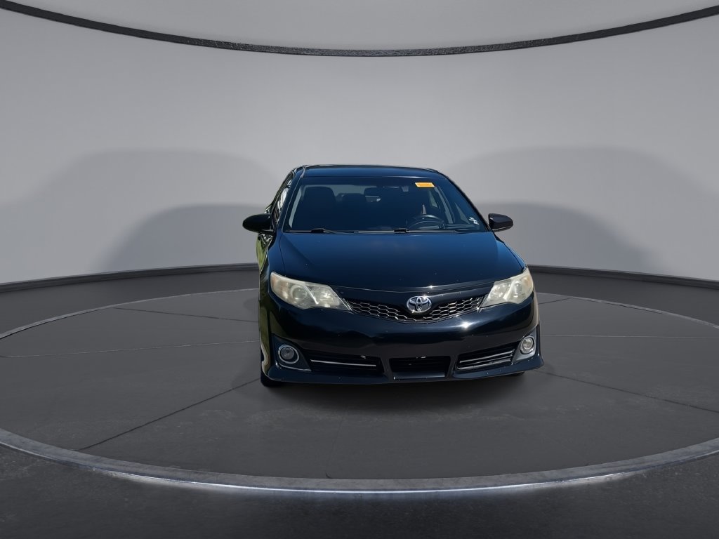 Used 2014 Toyota Camry SE Sedan