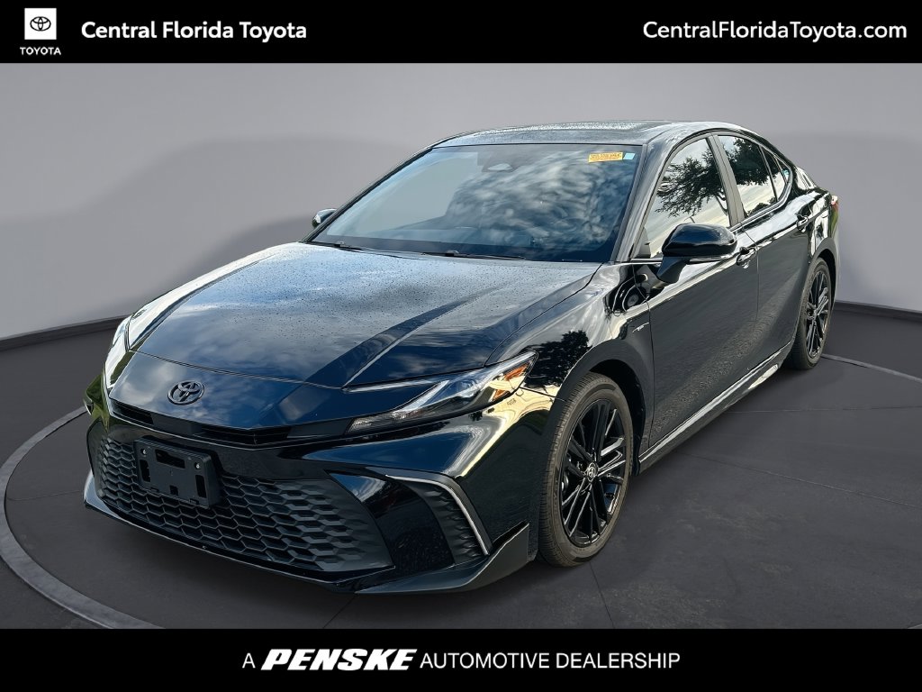 Used 2025 Toyota Camry SE Sedan