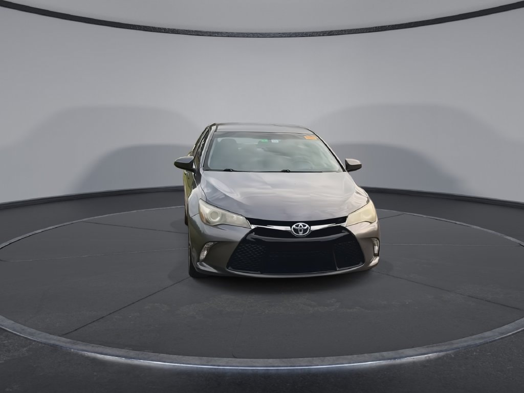Used 2016 Toyota Camry SE Sedan