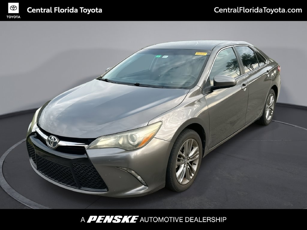 Used 2016 Toyota Camry SE Sedan