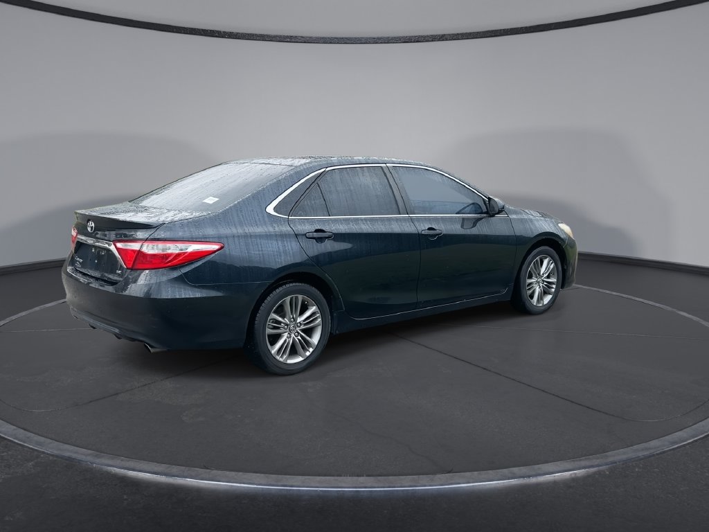 Used 2016 Toyota Camry SE Sedan