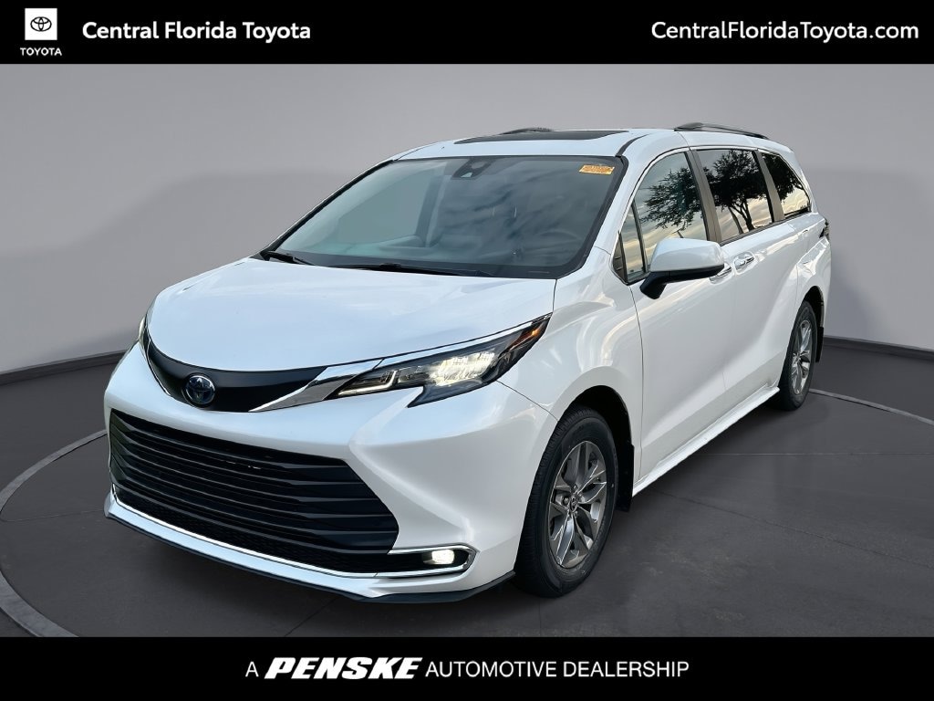 Used 2024 Toyota Sienna XLE Minivan/Van