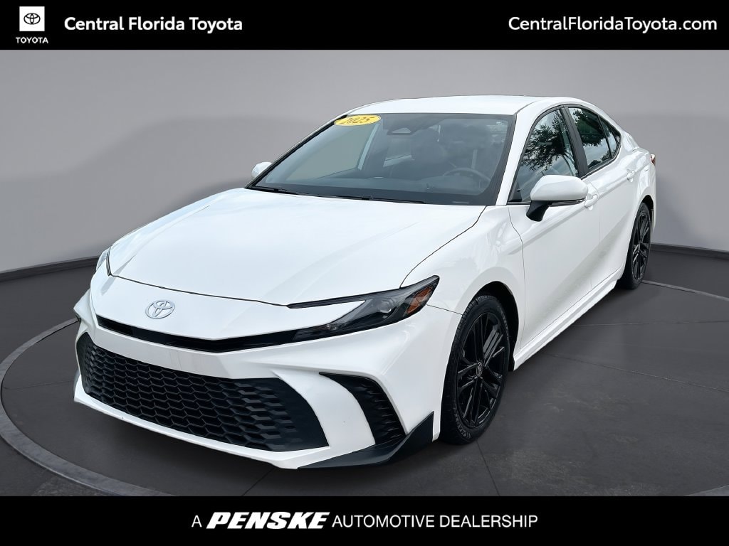 Used 2025 Toyota Camry SE Sedan