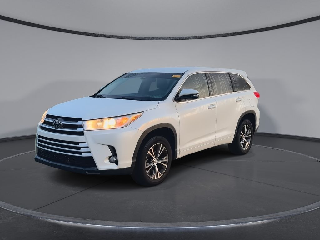 Used 2017 Toyota Highlander LE Plus SUV