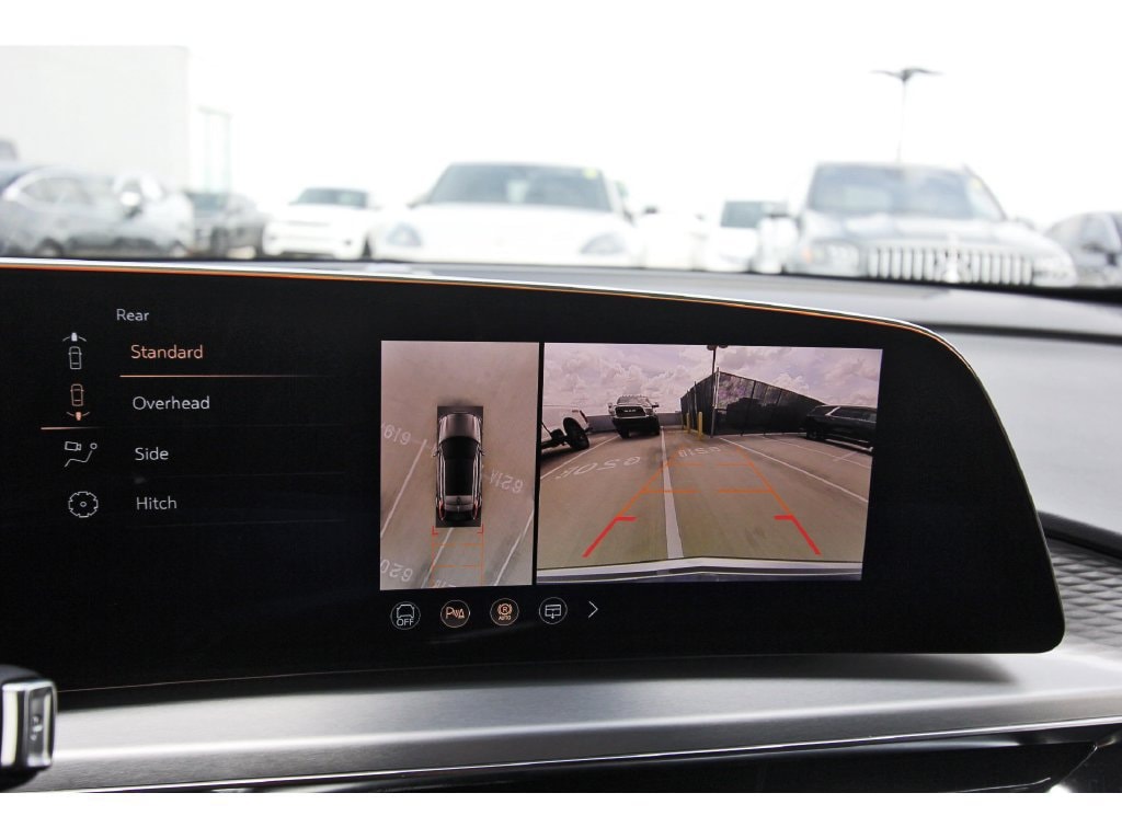 2027 Cadillac LYRIQ Luxury - Photo 17