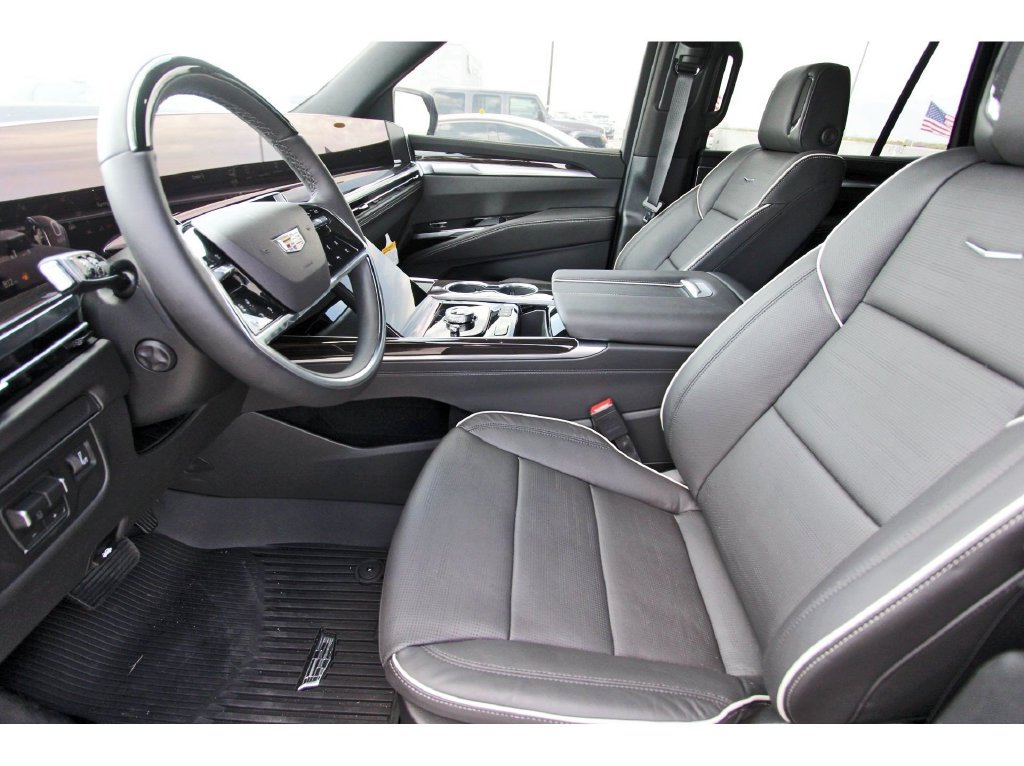 2027 Cadillac Escalade Luxury - Photo 6